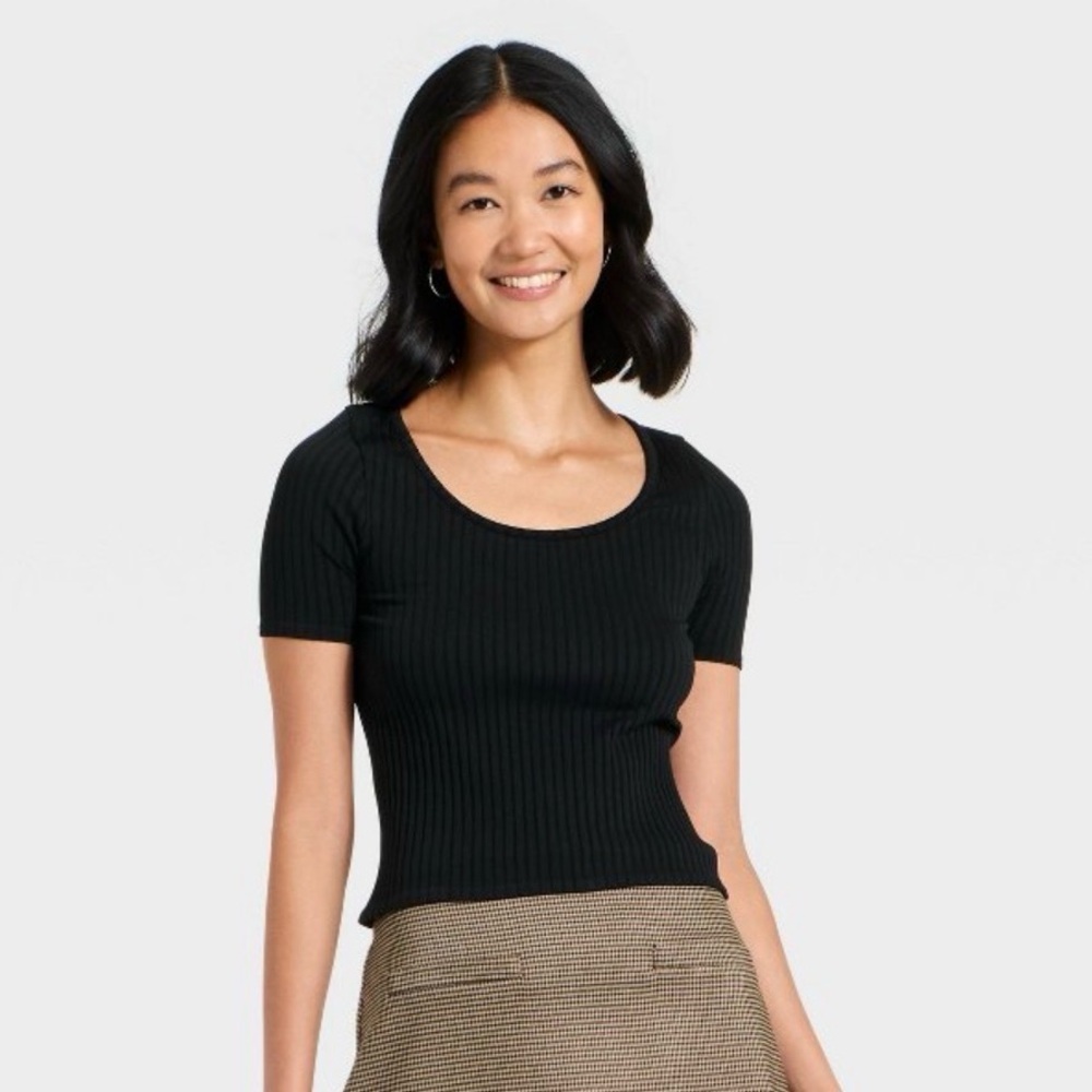 Bundle of two A New Day Black & Light Pink Slim Fit Tees sz large